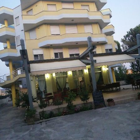 Hotel Albania Golem Dış mekan fotoğraf